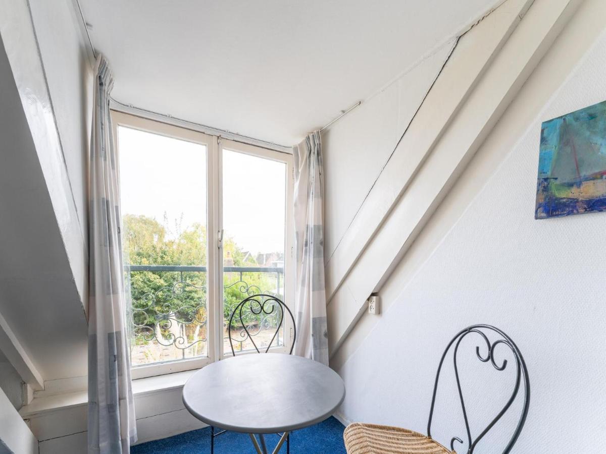 Modern Holiday Home In Heeg With Garden Kültér fotó